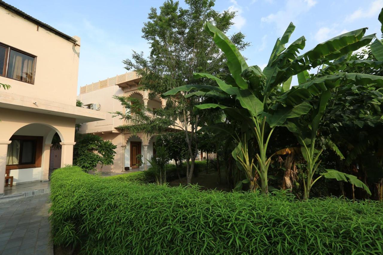 Hotel Sunbird Bharatpur Kültér fotó