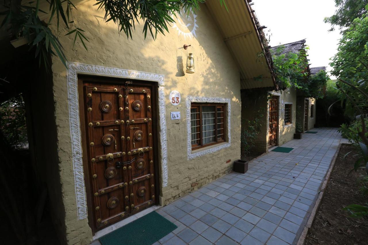 Hotel Sunbird Bharatpur Kültér fotó
