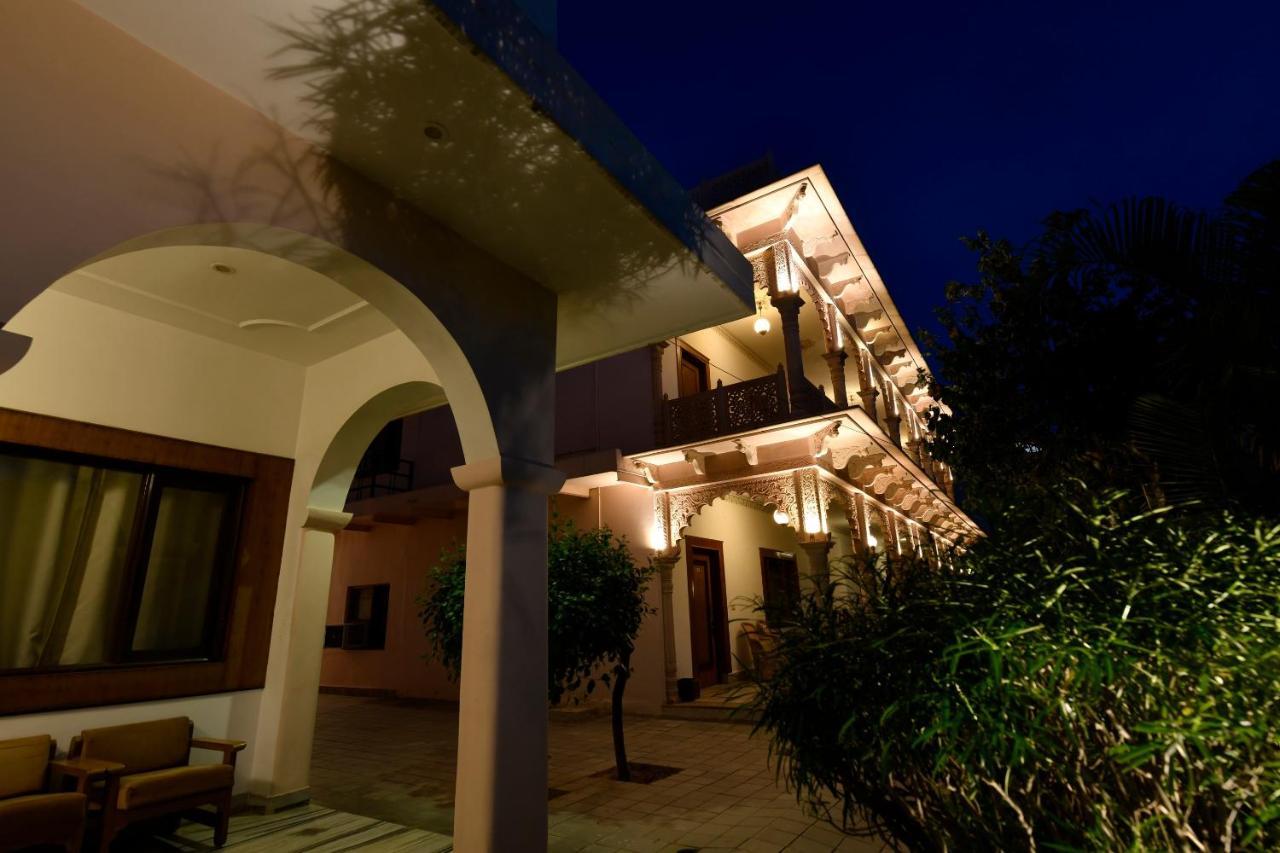 Hotel Sunbird Bharatpur Kültér fotó