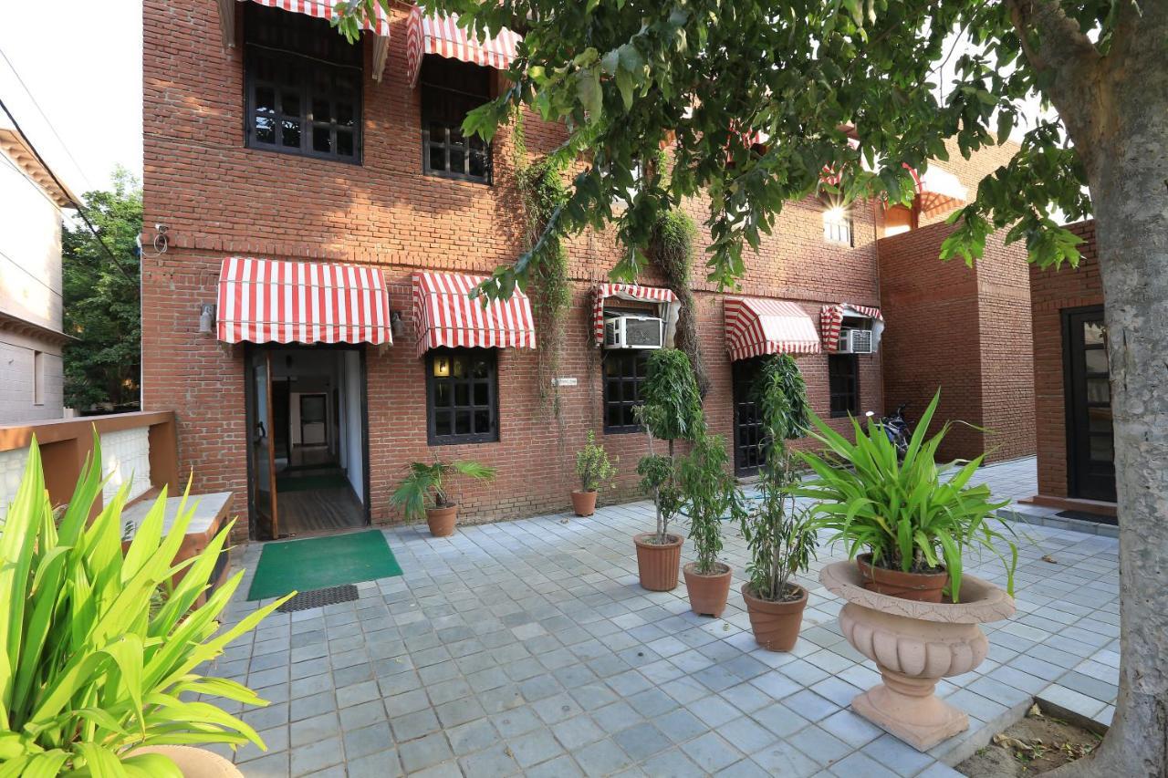 Hotel Sunbird Bharatpur Kültér fotó