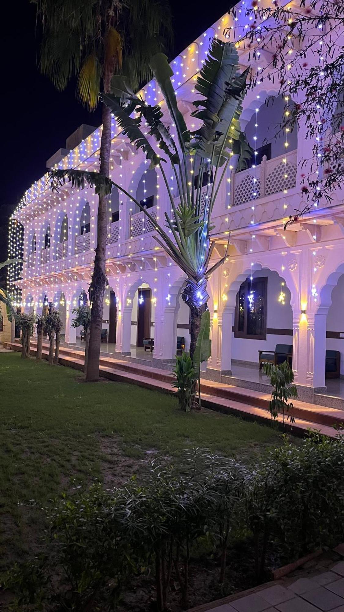 Hotel Sunbird Bharatpur Kültér fotó