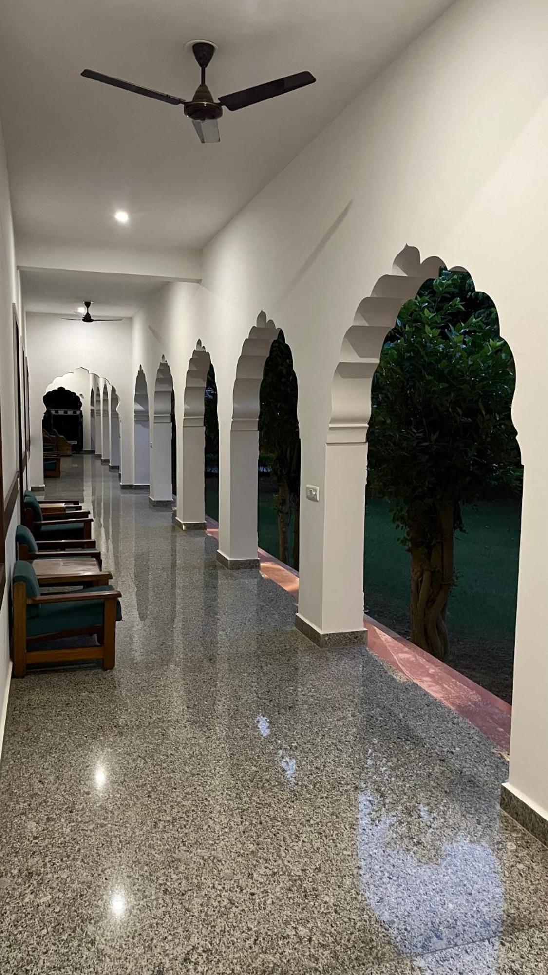 Hotel Sunbird Bharatpur Kültér fotó