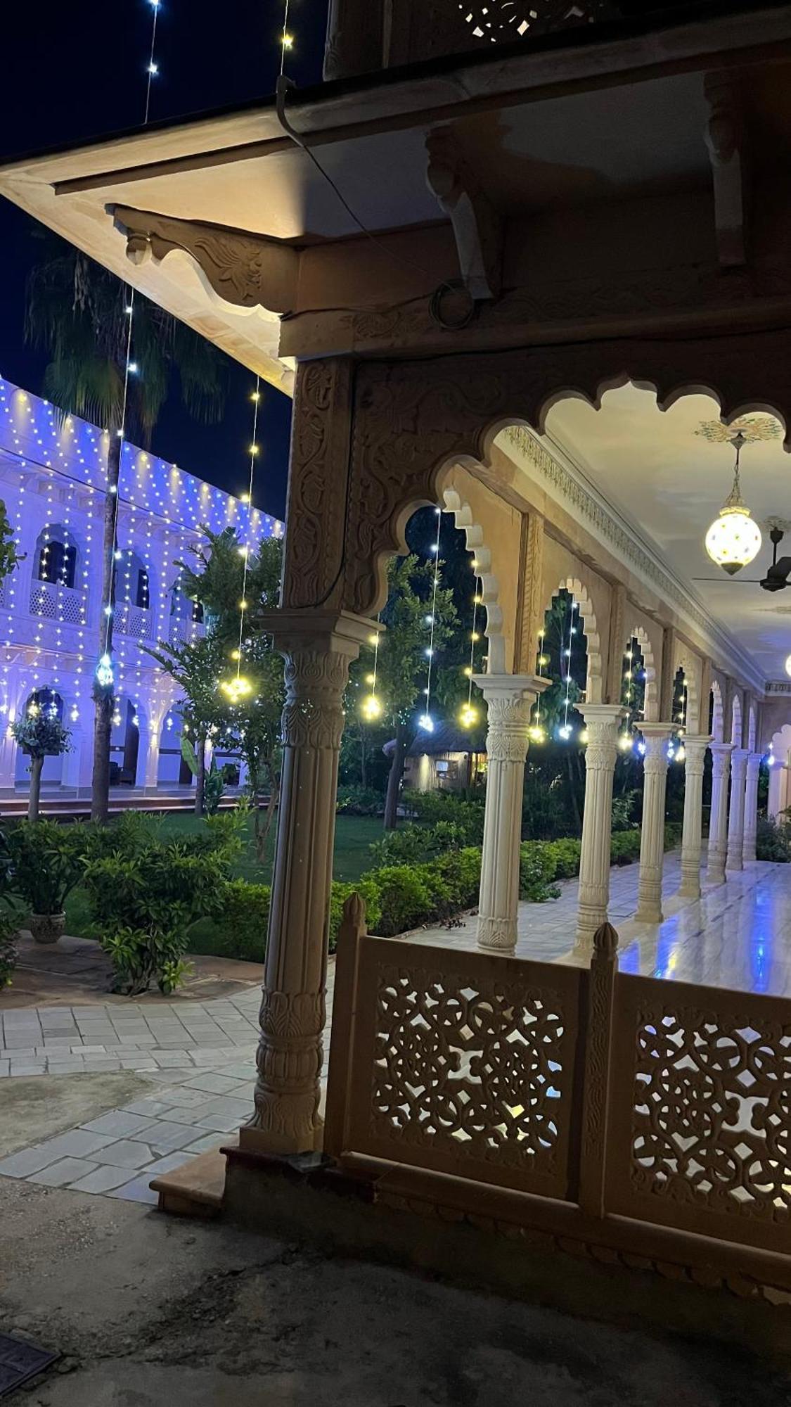 Hotel Sunbird Bharatpur Kültér fotó