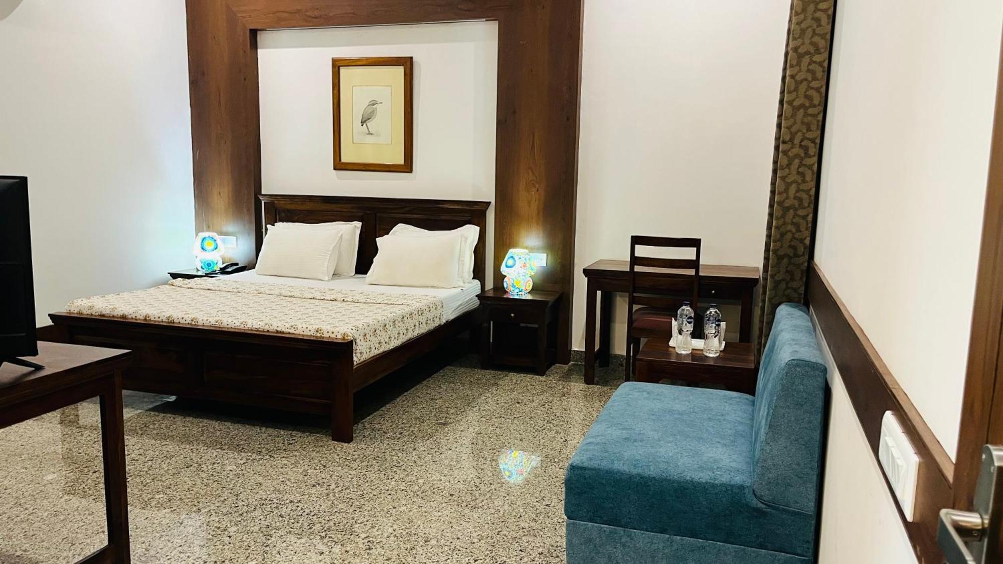 Hotel Sunbird Bharatpur Kültér fotó