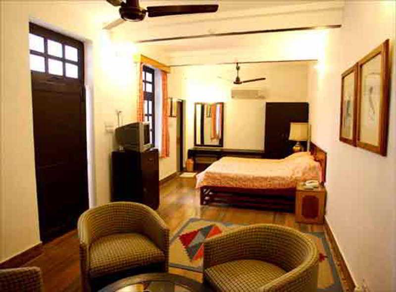 Hotel Sunbird Bharatpur Kültér fotó
